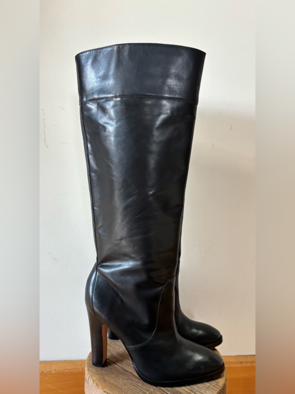 Michael Kors Courtney Boots - Picture 2 of 7